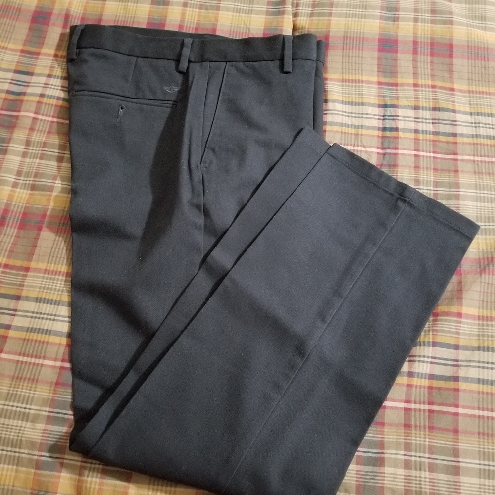 Dockers slim fit men's black Pant Size 31 x 30.